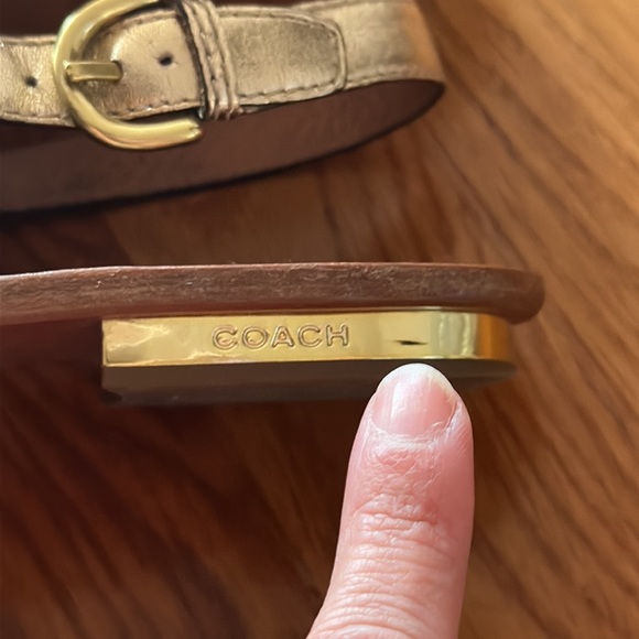 Coach Sari sandals - metallic gold leather with flower detail, size 8 - Picture 4 of 13